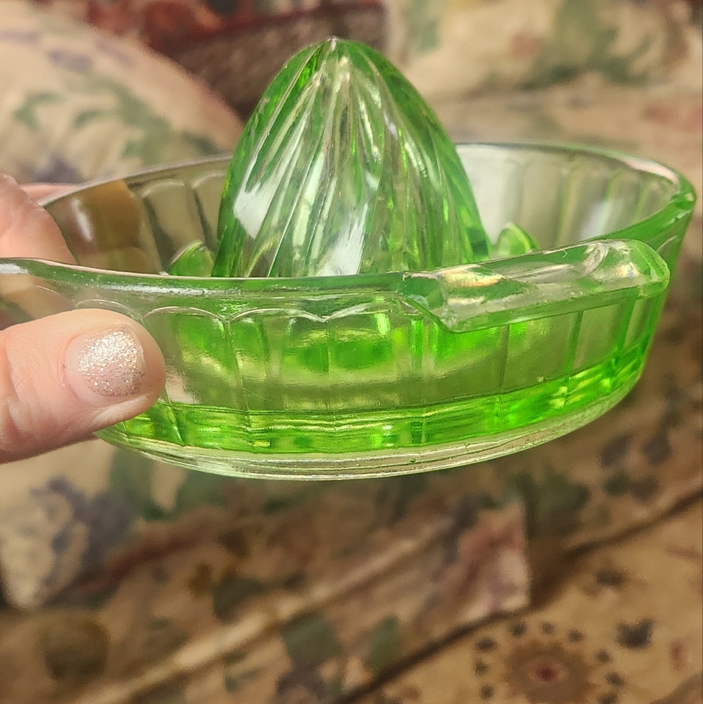 Green Depression glass ,Juicer